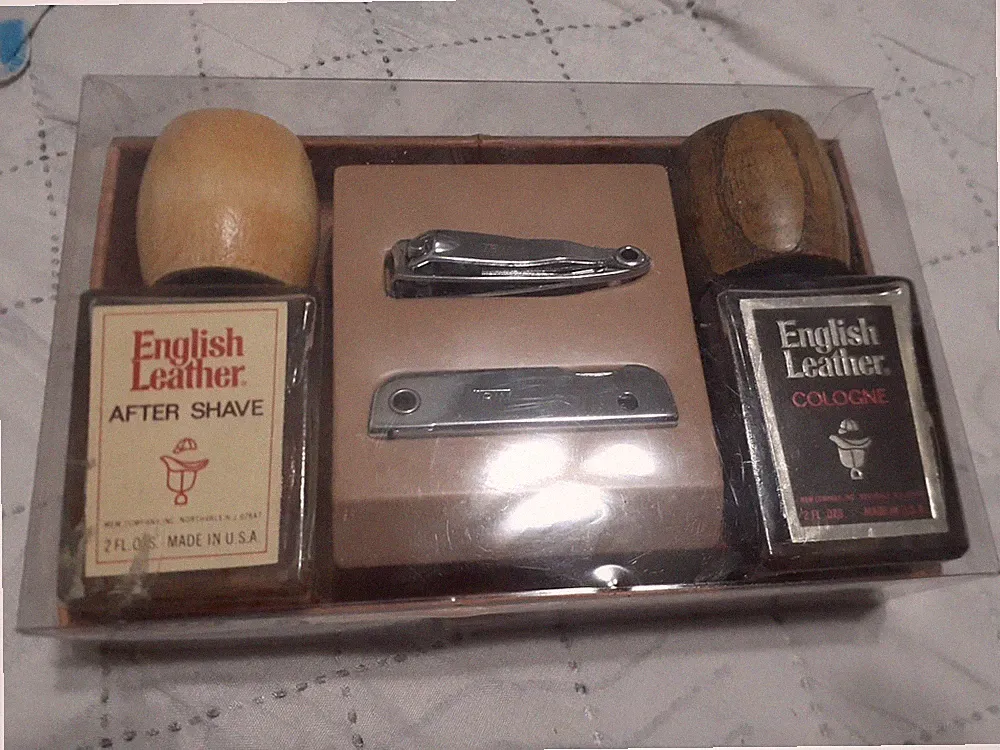 NOS Vintage MCM English Leather Cologne and Aftershave Gift Set 2oz Each